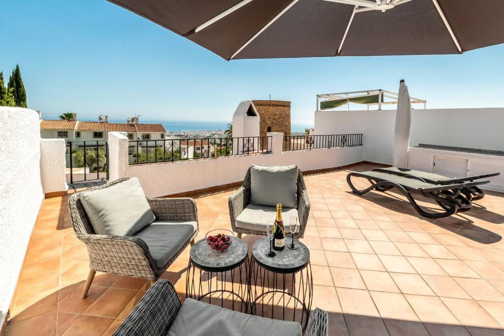 Hermosa Casa Con Terraza E Increibles Vistas Al Mar Y La Montana Nerja Esterno foto