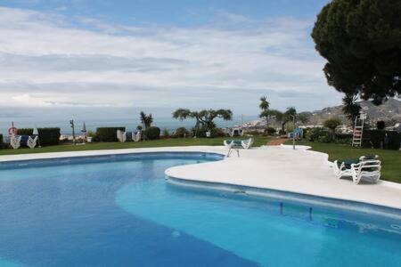 Hermosa Casa Con Terraza E Increibles Vistas Al Mar Y La Montana Nerja Esterno foto