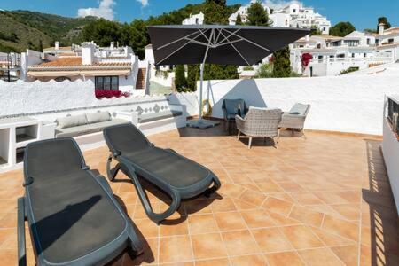 Hermosa Casa Con Terraza E Increibles Vistas Al Mar Y La Montana Nerja Esterno foto