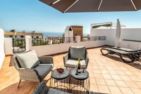 Hermosa Casa Con Terraza E Increibles Vistas Al Mar Y La Montana Nerja Esterno foto